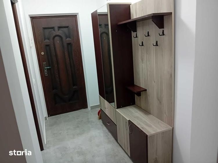 Inchiriez apartament 2 camere, 350 E - 5