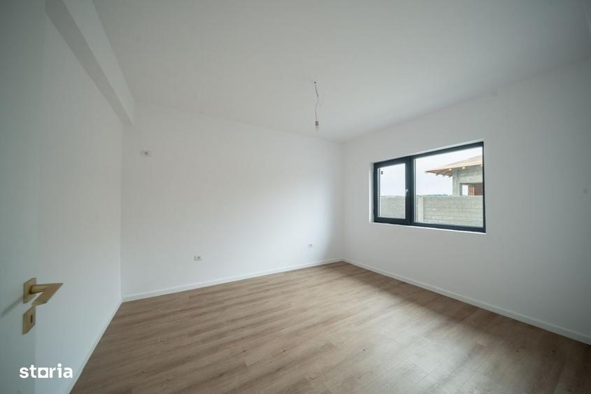 Casă cu 4 camere cu Teren 400 Mp în Domnești