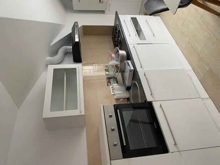Apartament cu 3 camere decomandat în Dumbrăvița