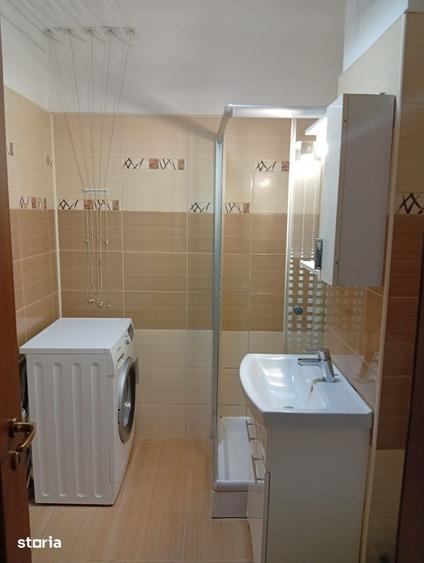 Apartament cu 2 camere decomandat în Intim