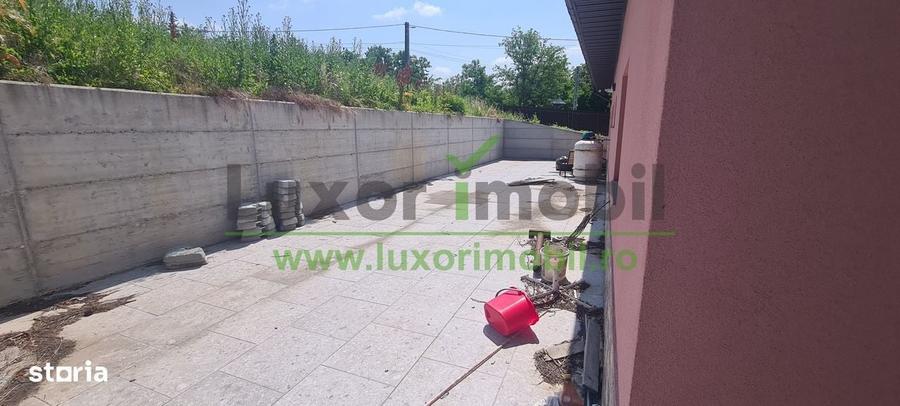 Spațiu comercial, de 200 mp, în Moșna