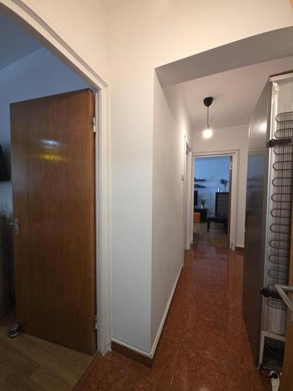 Apartament cu 3 camere în Drumul Taberei