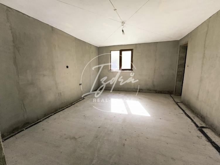 Casă individuală cu 7 camere cu Teren 1035 Mp în Avrig