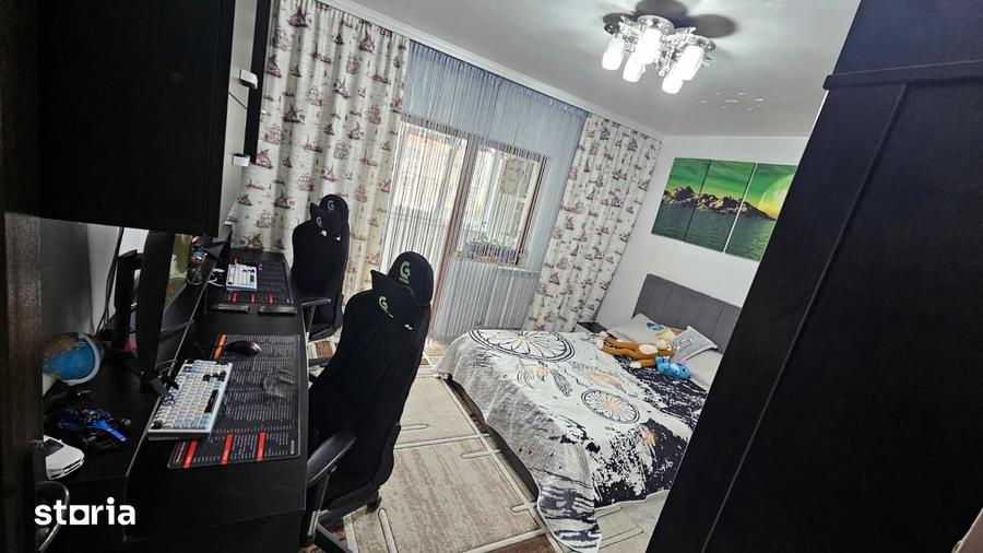 Apartament cu 3 camere decomandat în Coiciu
