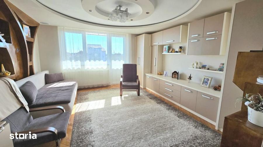 Apartament cu 3 camere în Micro 14