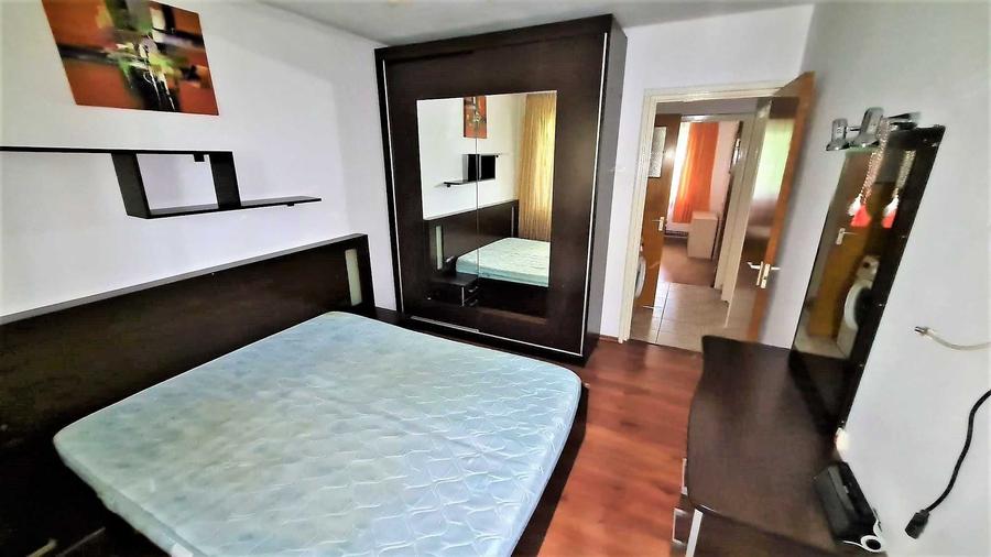 Apartament cu 3 camere semidecomandat în Drumul Taberei