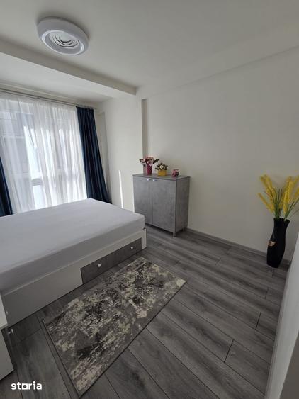 Apartament cu 3 camere, mobilat în Est