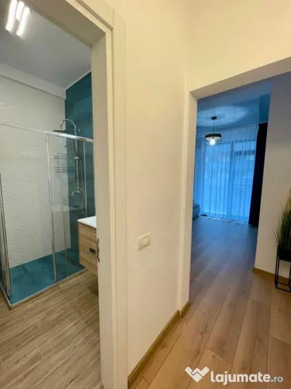 Apartament cu 3 camere semidecomandat în Nord