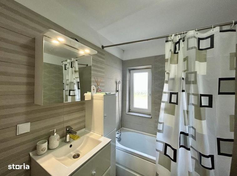 Apartament cu 2 camere decomandat în Central — fotografia 1