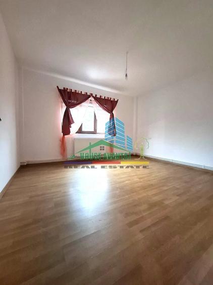 Apartament cu 3 camere decomandat în Ultracentral