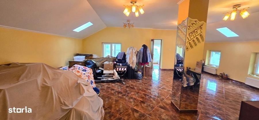 Casă cu 4 camere în Săftica