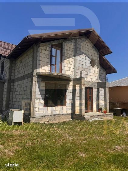 Casă cu 5 camere cu Teren 776 Mp în Cocorăștii Colț