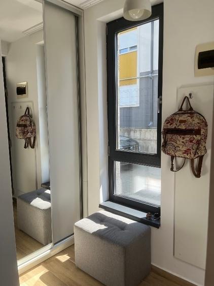 Apartament cu 3 camere decomandat, mobilat în Dumbrăvița