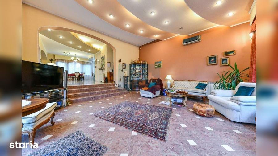 Casă cu 6 camere cu Teren 400 Mp în Gheorgheni