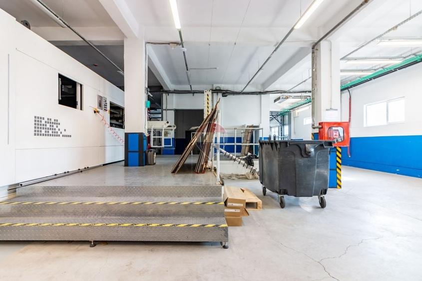 Spațiu industrial, de 1,550 mp, în Glina