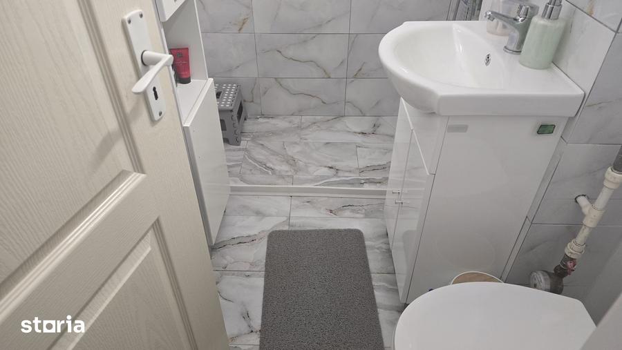 Apartament cu 2 camere decomandat în Piața Centrală