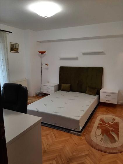 Apartament cu 3 camere decomandat în Mărăști