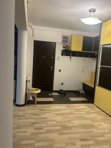 Apartament cu 3 camere decomandat în Alexandru cel Bun