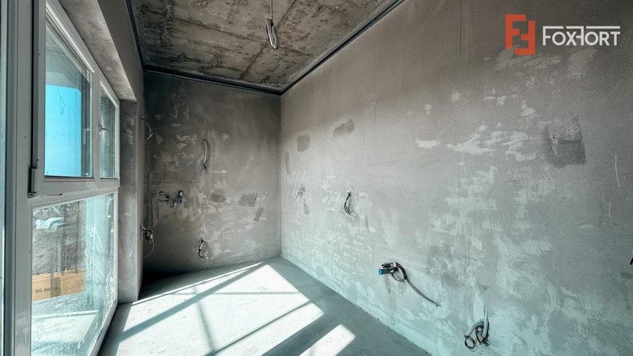 Apartament cu 4 camere în Torontalului