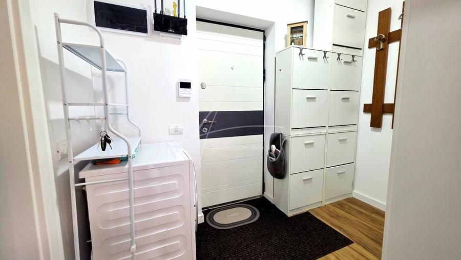 Apartament cu 2 camere semidecomandat, mobilat în Berceni