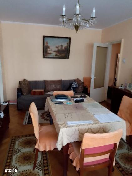 Apartament cu 2 camere semidecomandat în Hipodrom