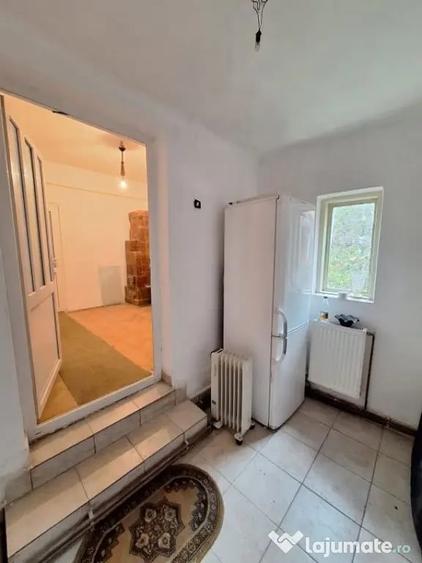 Casă cu 3 camere cu Teren 183 Mp în Central