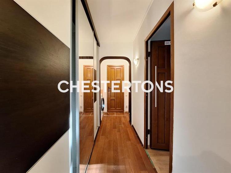 Apartament cu 3 camere semidecomandat, mobilat în Titan
