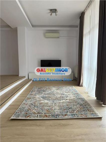 Casă cu 5 camere cu Garaj în Central