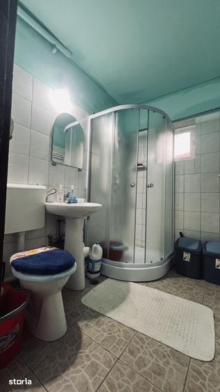 Apartament cu 3 camere decomandat în Aradului