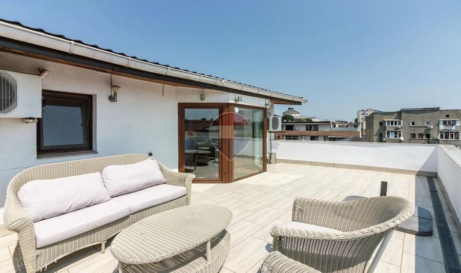 Apartament cu 4 camere decomandat în Unirii