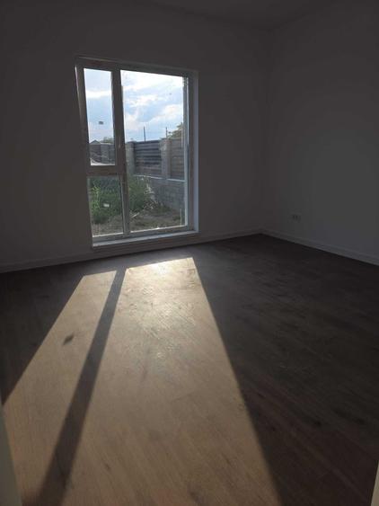 Casă cu 3 camere în Ișalnița