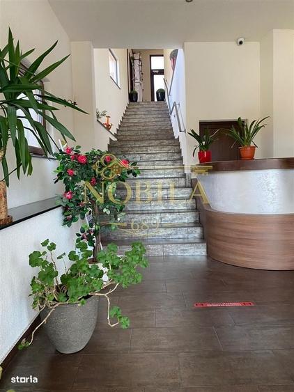 Spațiu comercial, de 700 mp, în Central