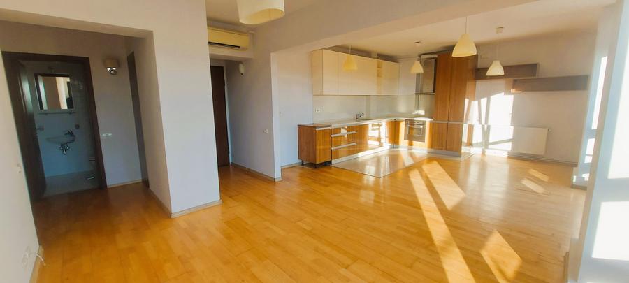 Apartament cu 4 camere nedecomandat în Pipera