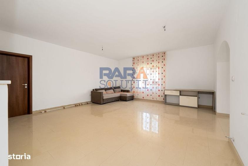 Casă cu 4 camere în Central