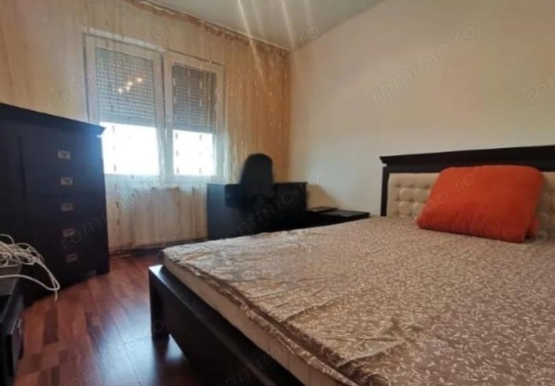 Apartament cu 3 camere decomandat în Complex Studențesc