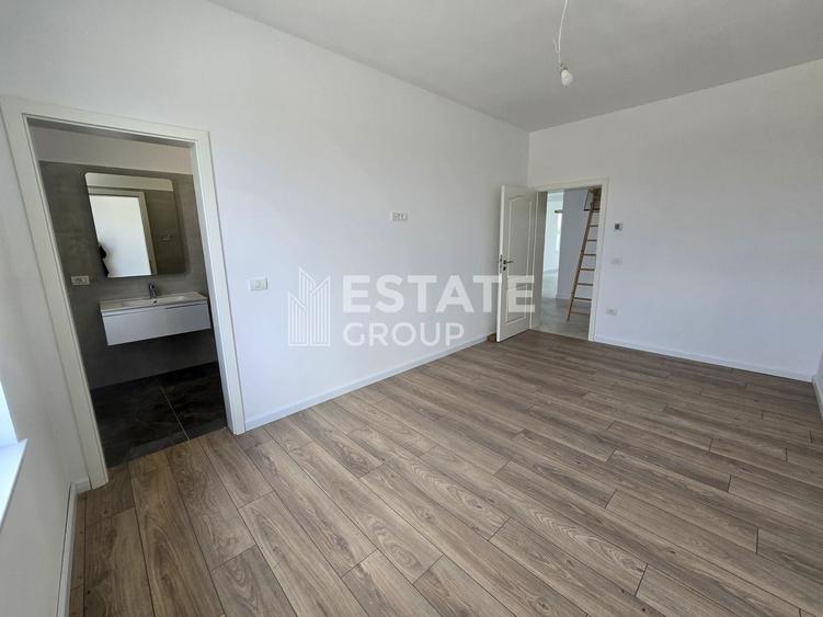 Duplex cu 3 camere cu Canalizare în Covaci