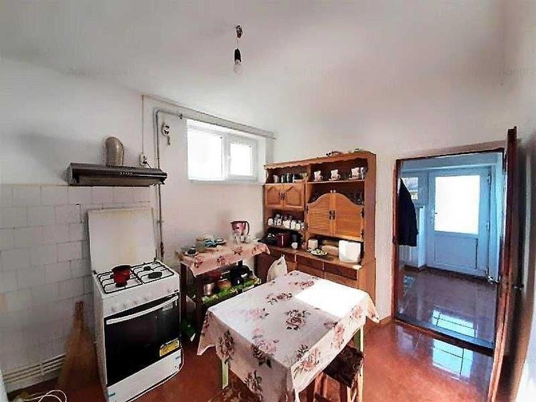 Casa de vanzare - 5 camere, Garaj Dublu, Zona Ultracentrala - 4