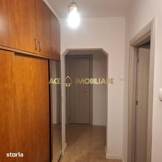 Apartament cu 3 camere, mobilat în Titan