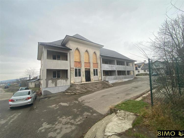 Apartament cu 4 camere decomandat în Fălticeni