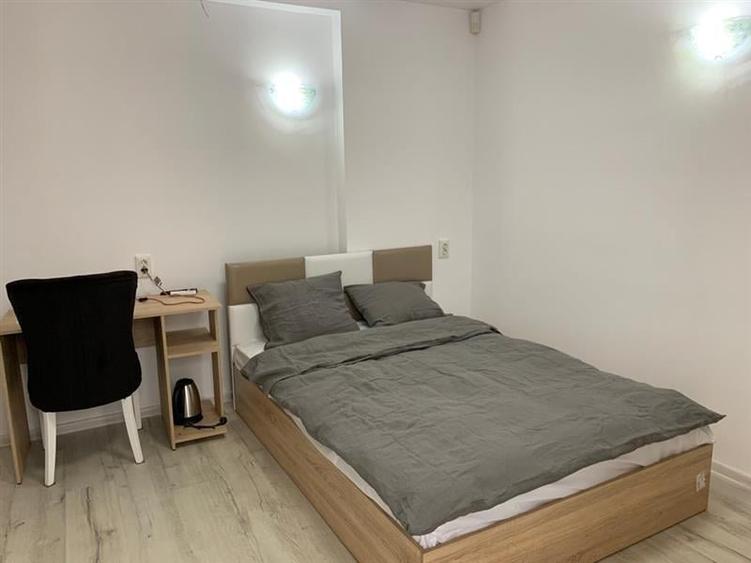 Casă cu 15 camere cu Teren 700 Mp în Poștei - Bucov
