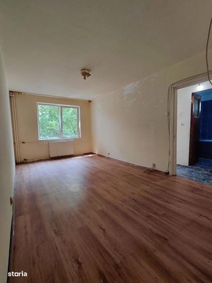 Apartament cu 4 camere decomandat în Mărgeanului