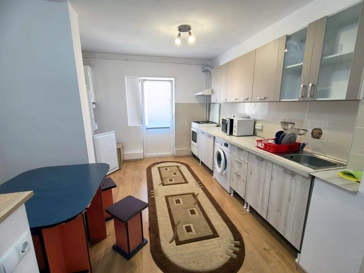 Apartament cu 2 camere decomandat în Zorilor