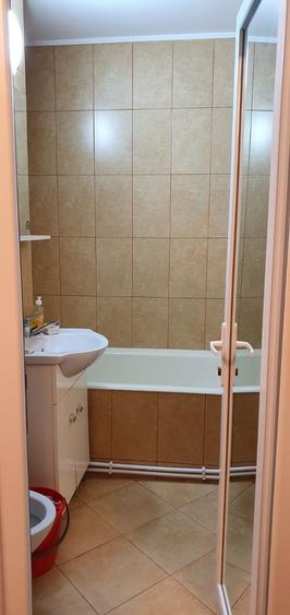 Apartament decomandat în Micro 19