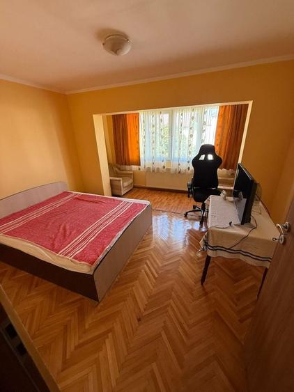 Apartament cu 4 camere decomandat în Gării