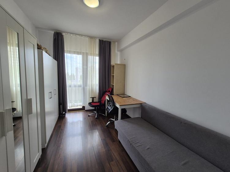 Apartament cu 3 camere decomandat, mobilat în Metalurgiei