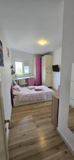 Apartament cu 4 camere decomandat în Vest