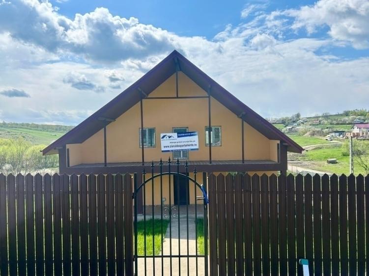 Casă individuală cu 3 camere cu Teren 1089 Mp în Central