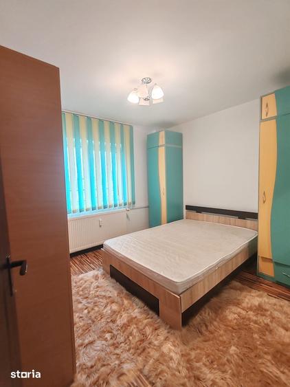 Apartament cu 3 camere în Tei