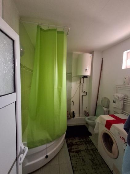 Casă individuală cu 6 camere cu Canalizare în Tomești