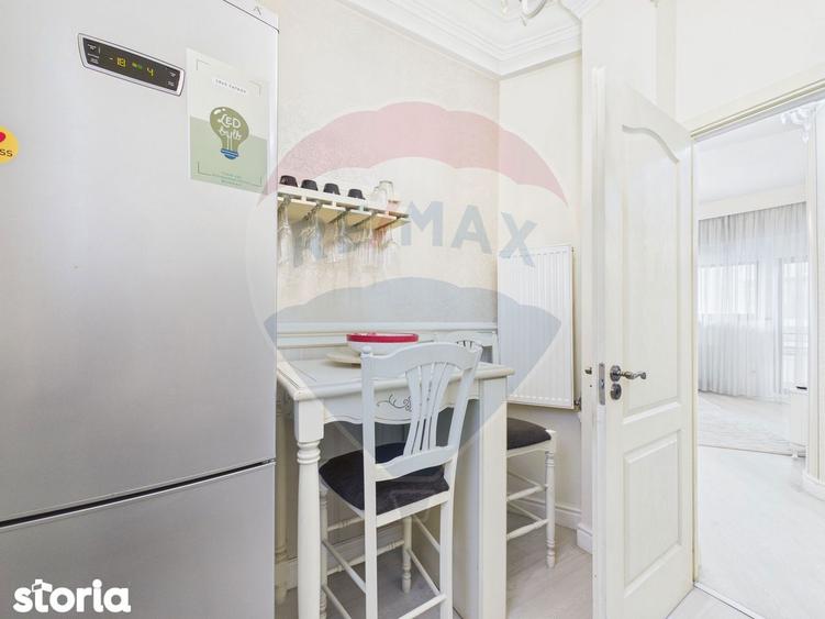 Apartament cu 3 camere semidecomandat, mobilat în Centrul Istoric